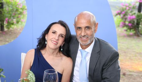  Montserrat Gómez y David García, papás de la novia.