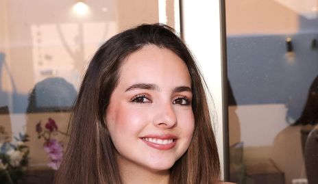  Andrea Barrón .