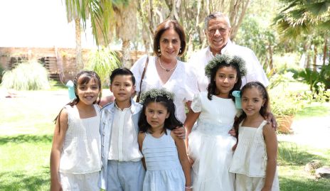  Keny Anaya, Juan Torrescano con sus nietos.