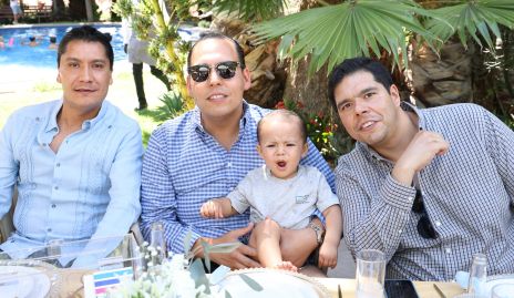  Alejandro Díaz, Bradish Payan y Yussef Payan.