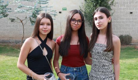  Sofía Rueda, Paulet Ibarra y María Pía Azcargota.