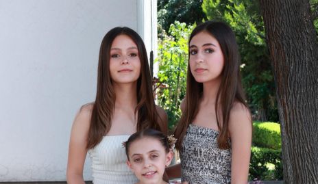  María José Azcargota,  María Pía Azcargota y Loretta Azcorgota Ríos.