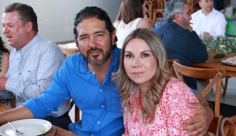  Juan Carlos Alderete y Pamela Acosta.