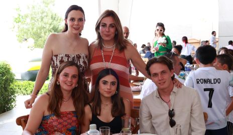  Marce Michel Azcargota, Mariana Azcargota, Marisa Michel, Sofía Barrón y Alejandro Michel Azcargota.