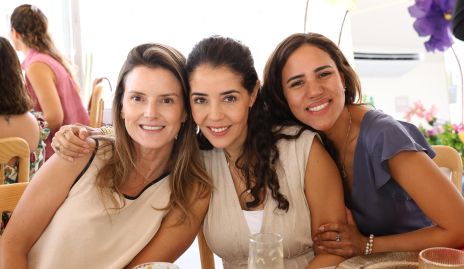  Paola Celis, Claudia Llamas y Saide Chevaile.