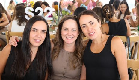  Andrea Villegas, Eli Martinez y Susana Villegas.