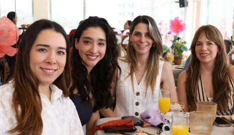  Michell Cano, Sairy Mustre, Ingrid Nito y Daniela Camacho.