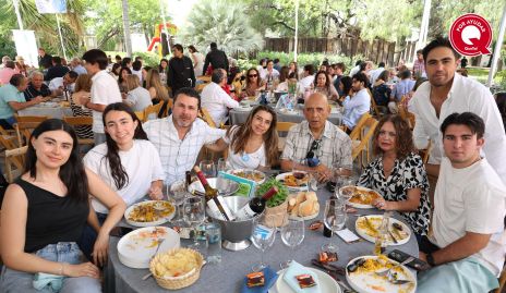  Familia Leal.