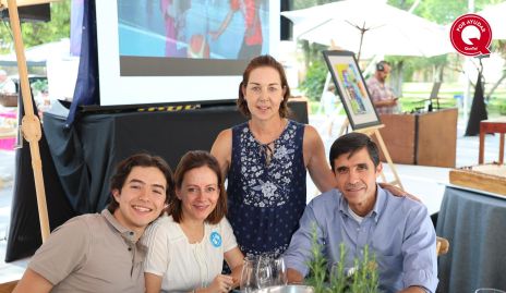  Francisco de la Cuadra, Elba Mancilla, Ana Isabel Hunter y Francisco de la Cuadra.