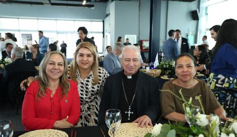  Sara Rocha, Carmenchu, Jorge Alberto Cavazos y María de los Ángeles Rodríguez.
