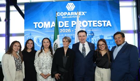  Ana María Abascal Sainz Presidenta de COPARMEX San Luis Potosí y Juan José Sierra Álvarez, Presidente Nacional de COPARMEX con el equipo de COPARMEX San Luis.