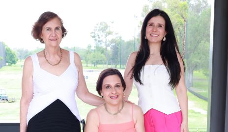  Alicia Gómez, Alis Salguero y Adriana Salguero.
