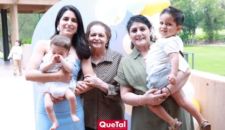  Daniela González, María Elena D’Argence, Ana González, Julián y Jerónimo.