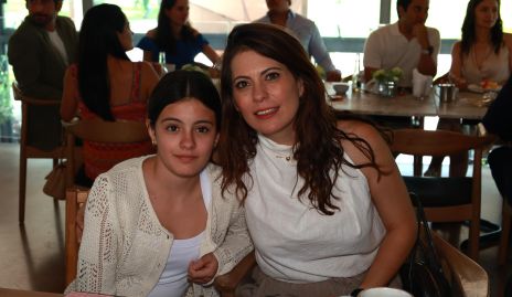  Renata Martinez y Carla Hernández.
