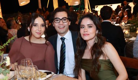  Andrea Medina, Gabriel Guerra y Montse Correa.