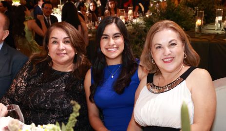  Beatriz Oliva, Itzel Cerda y Martha Rubio .