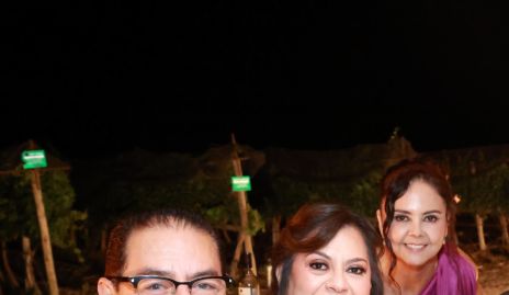  Armando Espinoza, Andrea Pérez y Araceli Flores.