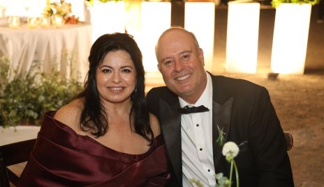  Flor Isela Martínez y Gerardo Somohano, papás del novio.