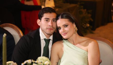  Adán Eduardo y Diana Mares.