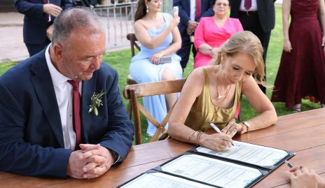  Fernando Anaya y Mercedes Hunter, papás del novio.