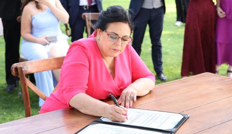  Mary Tony Benítez, mamá de la novia.