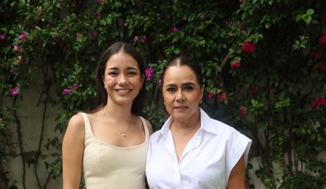  Daniela Borunda con su suegra Laura Acosta.