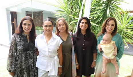 Paola Suárez, Laura Acosta, Gloria Acosta, Gema de la Vega y Ana Luisa Acosta.