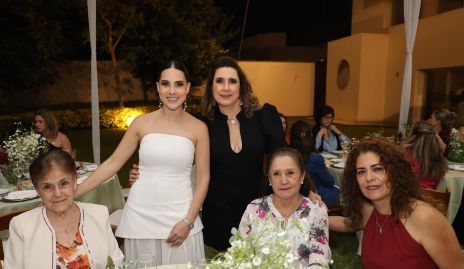 Alejandra Zepeda, Bárbara González, Marisol Hernández, Ana Bertha Vázquez y Beatriz Sánchez.