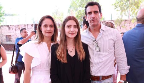  Viviana Navarro, Cayetana Fernández y Javier Fernández.