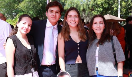  Andrea Barrón, José Luis Barrón, Ana Paty Gerardo y Patricia Barrón.