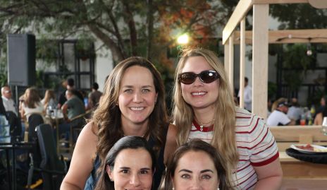  Melissa Pérez, Eli Martínez, Ale Elías y Nardine Chevaile.