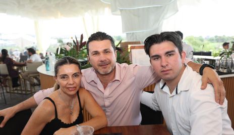  Claudia Leal, Mundo Gerardo y Rodrigo Gerardo.