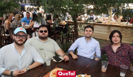  Jorge Correa, Manuel Grajeda, Raúl Trujillo e Ethan Rojas.