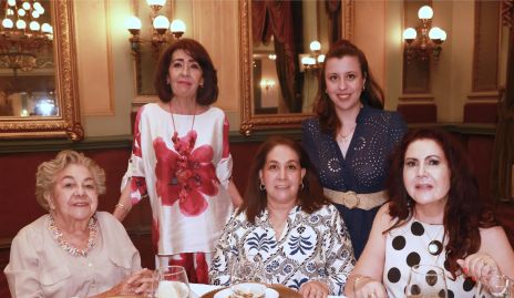  Tere de Viramontes, Graciela Martínez, Tere Viramontes, Montse Hernández y Ana Fonte.