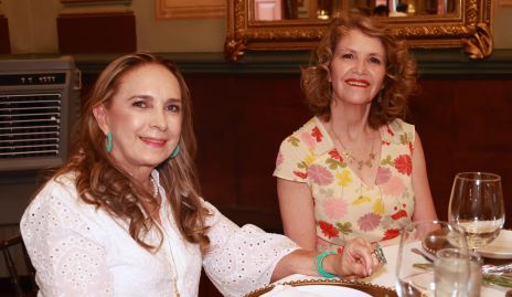 Lucía Lozano y Laura González.
