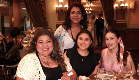  Heidi Ruiz, Paula González, Ximena Ramírez y Daniela Ochoa.
