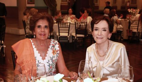  Guillermina Anaya y Lucía Dibildox de Betancourt.