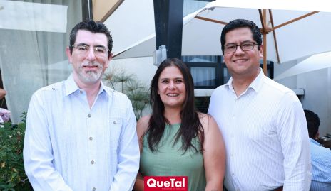  Héctor, Ximena y Adán.
