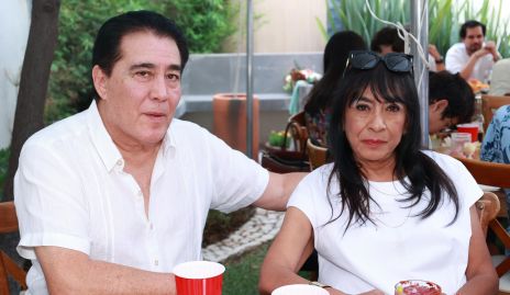  César Porras y Patricia.