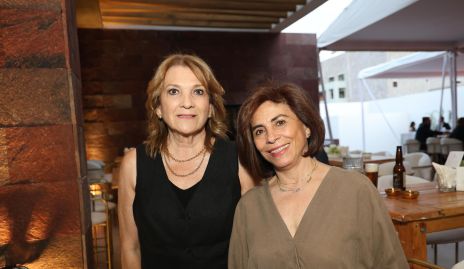  Ángeles Terrazas y Adriana Sánchez.