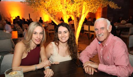  Mayra Díaz de León, Marcela y Alejandro Zapata.