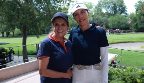  Paty Baez y Mary González.