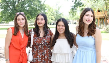  Regina Stahl, Natalia Esparza, Paty Zepeda y Valeria García.