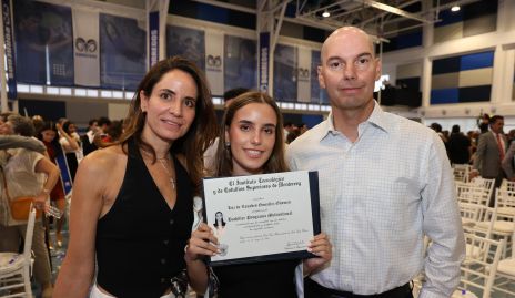  Ifigenia Güemes, Luz de Lourdes y Alejandro González.