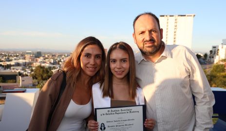  Jessi Mercado, Isabela Campos y Gil Campos.