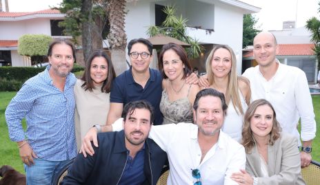 Roberto Mercado, Maga Nieto, Félix Córdova, Lety Aguilar, Edith Leiva, Rubén Cuevas, Alejandro Navarro, Héctor Vázquez y Sandra Pérez.