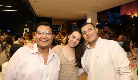  Mario Torres, Ana Paula Martínez y Moy Villagómez.