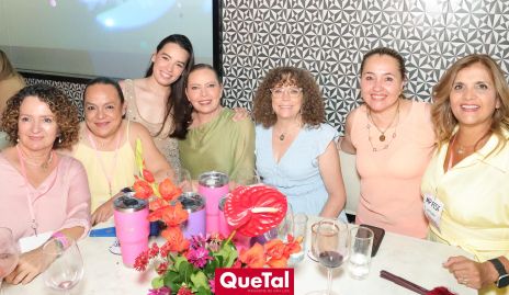  Larissa Quintero, Jocelyn Palacios, María Paula Martínez, Érika y Rosa María Palacios, Toñita y Sabrina Gaviño.