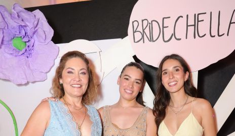  Ángeles Barba, María Paula Martínez y Valeria Alcalde.