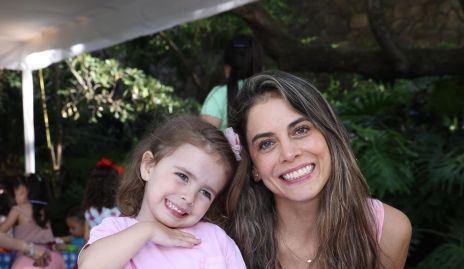  Regina Güemes y Giselle Sthal.